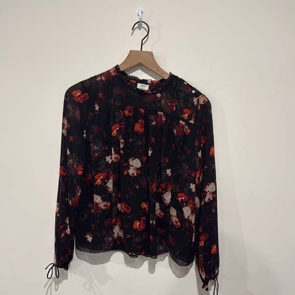 • Wilfred Aritzia • Lourdes Blouse Floral Long Sleeve
Black and Red XS - Picture 2 of 5